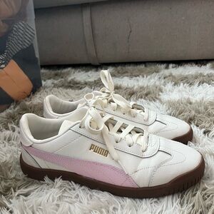 Puma White and Pink Casual Sneakers
